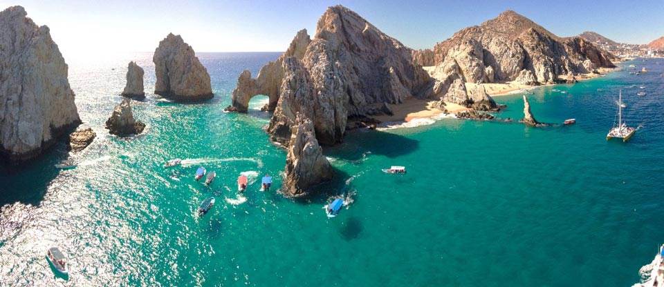 L'Arche de Cabo San Lucas, formation rocheuse emblématique à la pointe de la Basse Californie